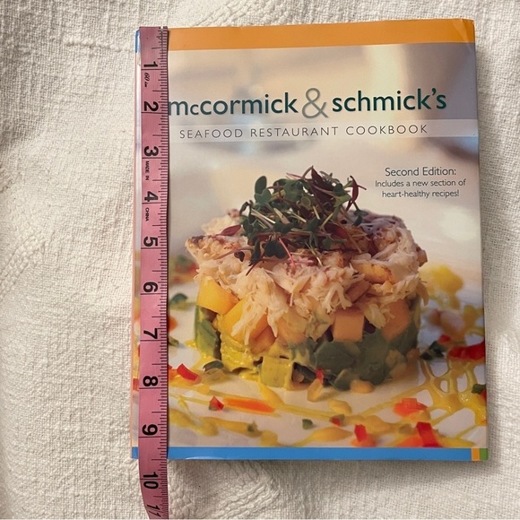 MCCORMICK & SCHMICKS SEAFOOD RESTAURANT COOKBOOK - Picture 2 of 13